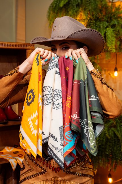 Lenço Águia Western